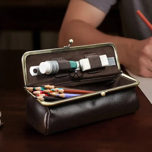 Trousse en Cuir Personnalisable Fermoir Vintage — Voyageur SCRIPT – 2/8