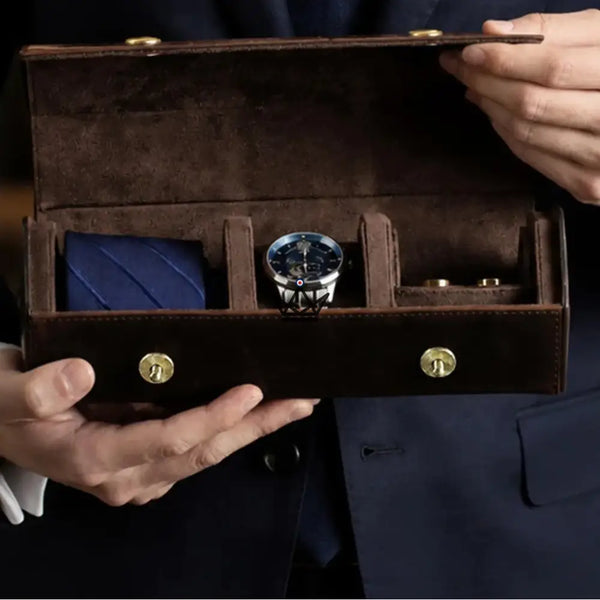 Personaliseerbare lederen reisetui voor horloges en das — GENTLEMAN-reiziger – 2/6