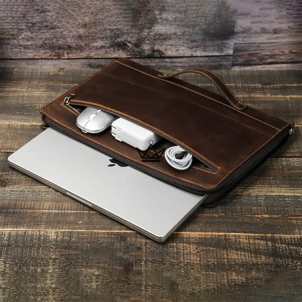 Personaliseerbare leren MacBook-hoes 13" en 14" — TRAVERSÉE-reistas – 10/15