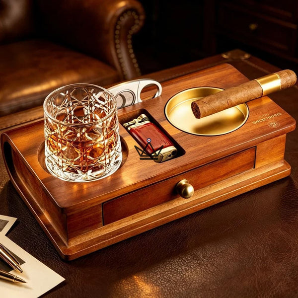 Massief houten sigarenasbak met whiskyhouder en lade - Whisky Butler