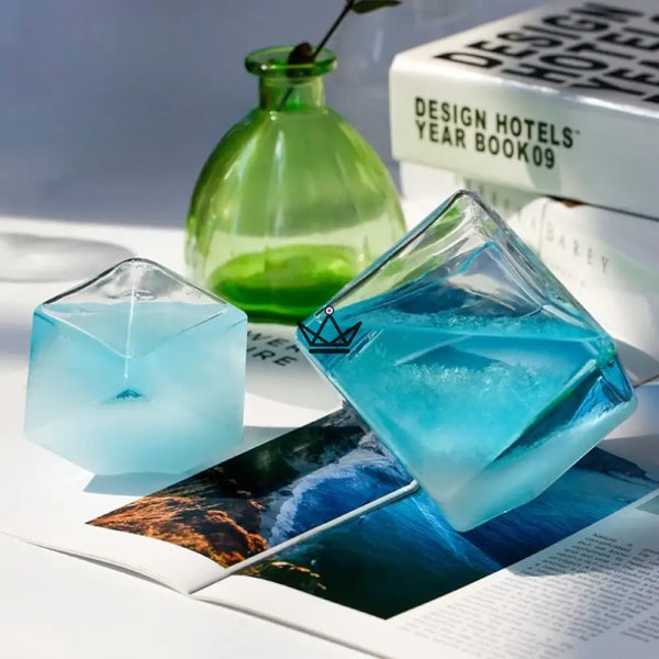 Kristallen kubus-barometer van glas op houten voet - VORST