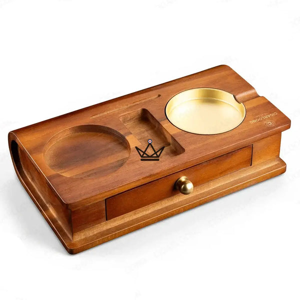 Massief houten sigarenasbak met whiskyhouder en lade - Whisky Butler
