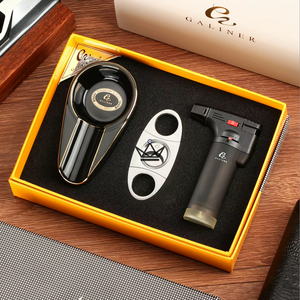 Pack Cigare Débutant FUMI NOVICE — Briquet Torche + Coupe + Cendrier | Jaune ou Noir - ["cadeau-noel","maj-filtre"] - coffret cigare - Cadeau, Noël, Anniversaire, Original, Fête des pères, fête des mères - Atelier Atypique