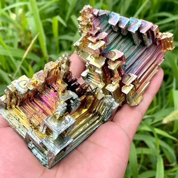 Iridescent bismutkristal in trapvorm, uniek exemplaar - BISMA