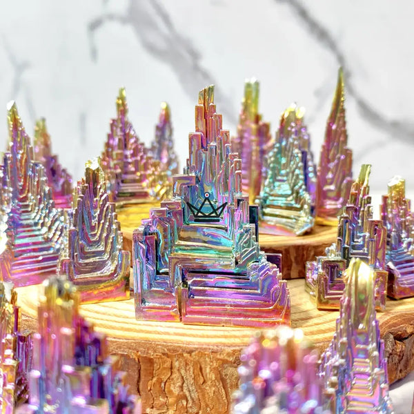 Iridescent bismutkristal in trapvorm, uniek exemplaar - BISMA