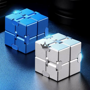 Cube infini en métal anti-stress de bureau - SPIRA - ["maj-filtre","Objets Scientifiques"] - Objets Scientifiques - Cadeau, Noël, Anniversaire, Original, Fête des pères, fête des mères - Atelier Atypique
