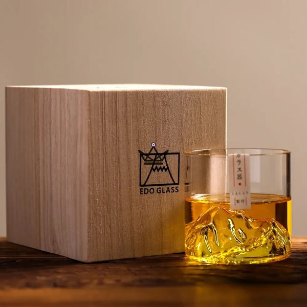 Verre à whisky montagne 3D en coffret bois - SOMMET - ["maj-desc","maj-filtre"] - verre whisky - Cadeau, Noël, Anniversaire, Original, Fête des pères, fête des mères - Atelier Atypique