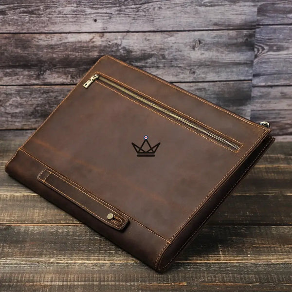 Housse cuir personnalisable pour MacBook 13 à 14 pouces - Voyageur TRAVERSÉE - ["Housse PC","Housse PC personnalisable","maj-desc","maj-filtre","Maroquinerie Personnalisable"] - housse PC personnalisable - Cadeau, Noël, Anniversaire, Original, Fête des pères, fête des mères - Atelier Atypique