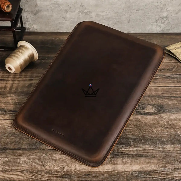 Housse Macbook en cuir personnalisable 13"-14" - Voyageur SKIN