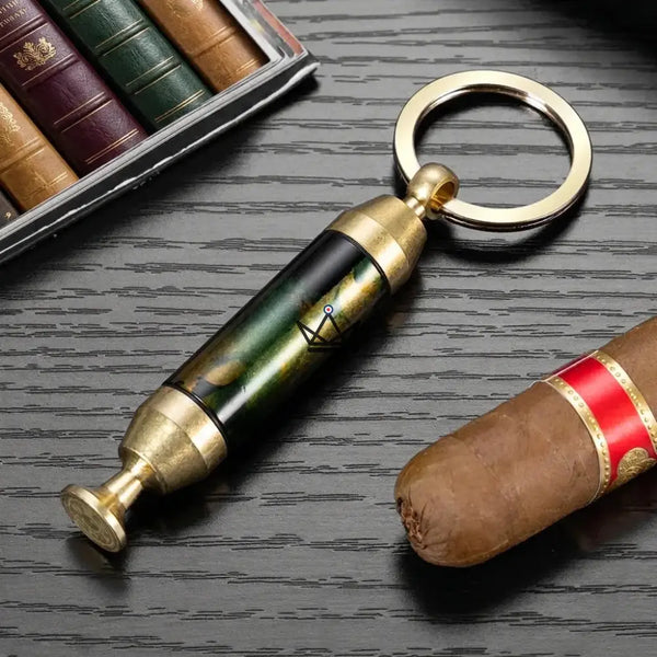 Gouden 2-in-1 sigarenboor sleutelhanger met naald — SCEPTRE – 5/9